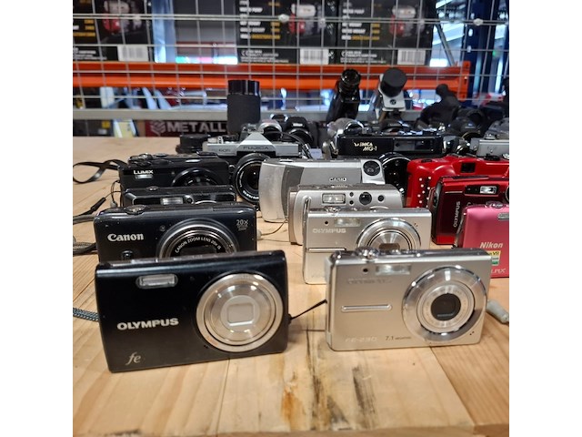 Partij cameras, o.a. samsung, olympus, canon, sony, nikon - afbeelding 23 van  46