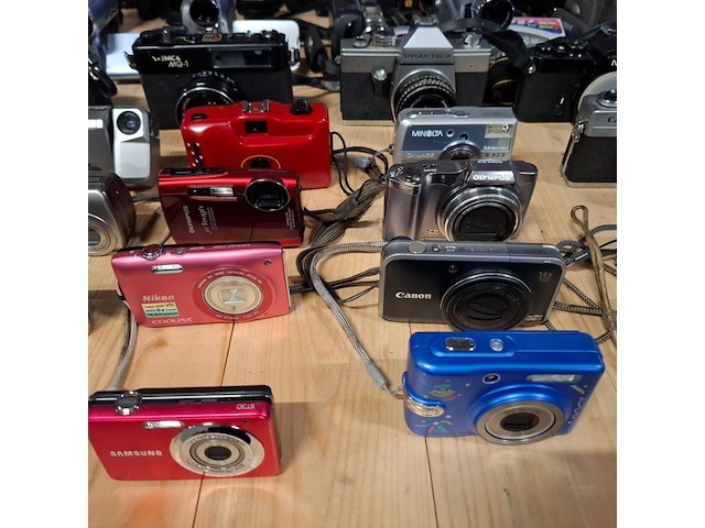 Partij cameras, o.a. samsung, olympus, canon, sony, nikon - afbeelding 43 van  46