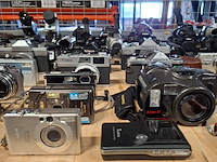 Partij cameras, o.a. samsung, olympus, canon, sony, nikon - afbeelding 44 van  46