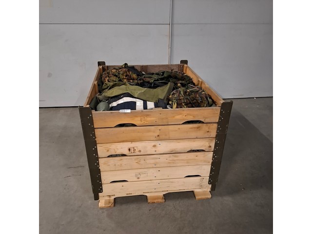 Partij camouflage kleding en uitrusting artikelen, woodland / kpu / kl / falke - afbeelding 1 van  9