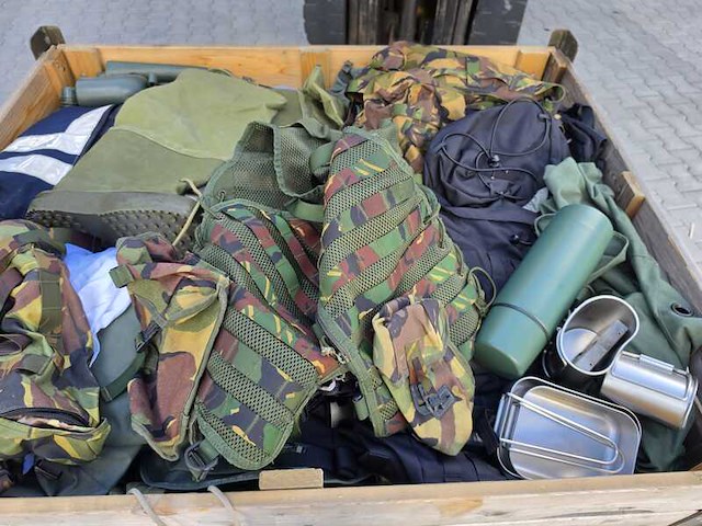 Partij camouflage kleding en uitrusting artikelen, woodland / kpu / kl / falke - afbeelding 5 van  9