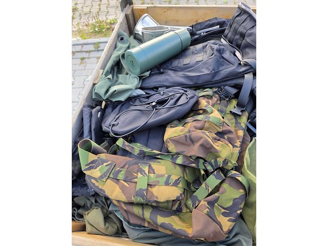 Partij camouflage kleding en uitrusting artikelen, woodland / kpu / kl / falke - afbeelding 9 van  9