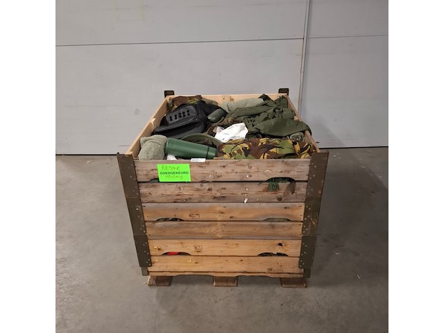 Partij camouflage kleding en uitrusting artikelen, woodland / kpu / kl / falke - afbeelding 1 van  7