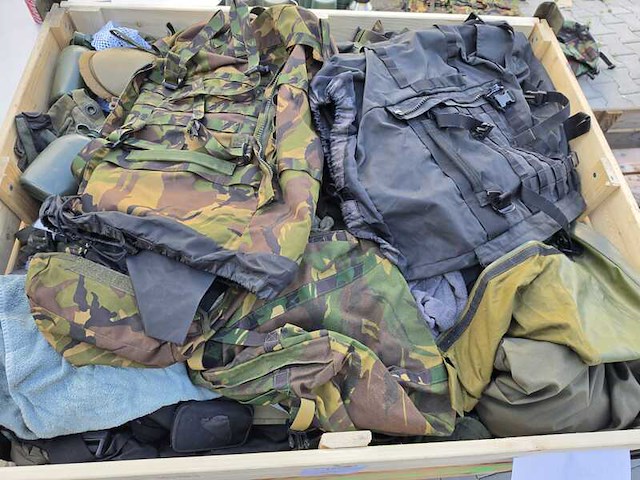 Partij camouflage kleding en uitrusting artikelen, woodland / kpu / kl / falke - afbeelding 2 van  7