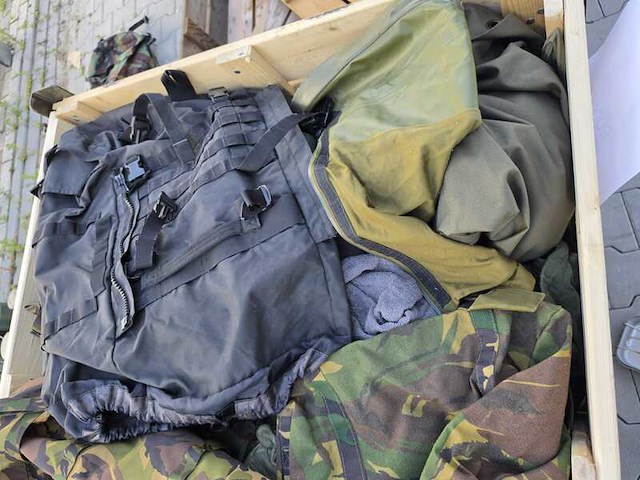 Partij camouflage kleding en uitrusting artikelen, woodland / kpu / kl / falke - afbeelding 3 van  7