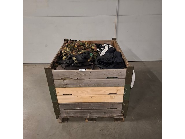 Partij camouflage kleding en uitrusting artikelen, woodland / kpu / kl / falke - afbeelding 1 van  6