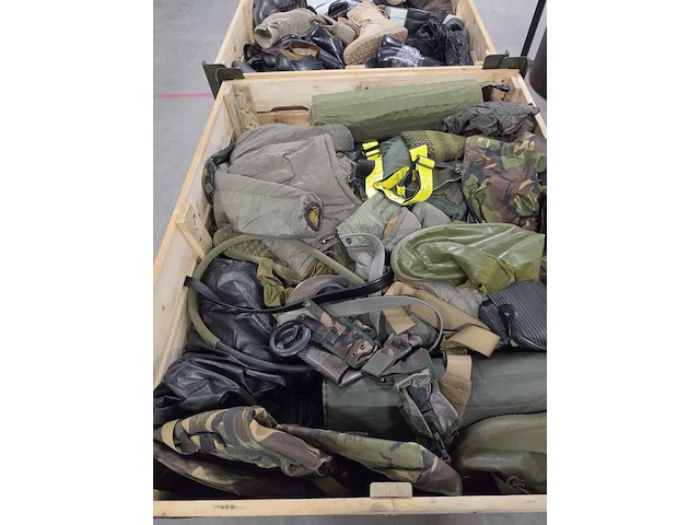 Partij camouflage kleding en uitrusting artikelen, woodland / kpu / kl / falke - afbeelding 2 van  6