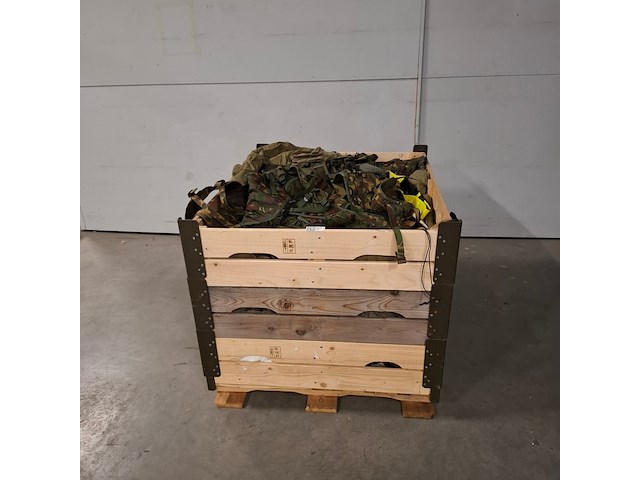 Partij camouflage kleding en uitrusting artikelen, woodland / kpu / kl / falke - afbeelding 1 van  6