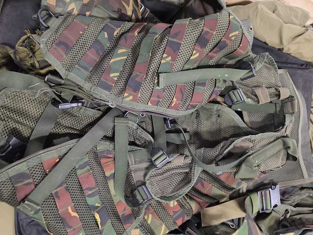 Partij camouflage kleding en uitrusting artikelen, woodland / kpu / kl / falke - afbeelding 6 van  6