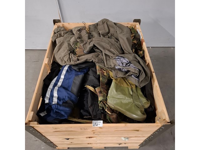 Partij camouflage kleding en uitrusting, woodland / kpu / kl / falke / profile - afbeelding 2 van  8