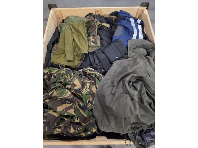 Partij camouflage kleding en uitrusting, woodland / kpu / kl / falke / profile - afbeelding 4 van  8