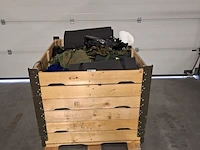 Partij camouflage kleding en uitrusting, woodland / kpu / kl / falke / profile