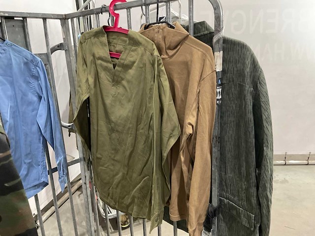 Partij camouflage kleding - afbeelding 2 van  12