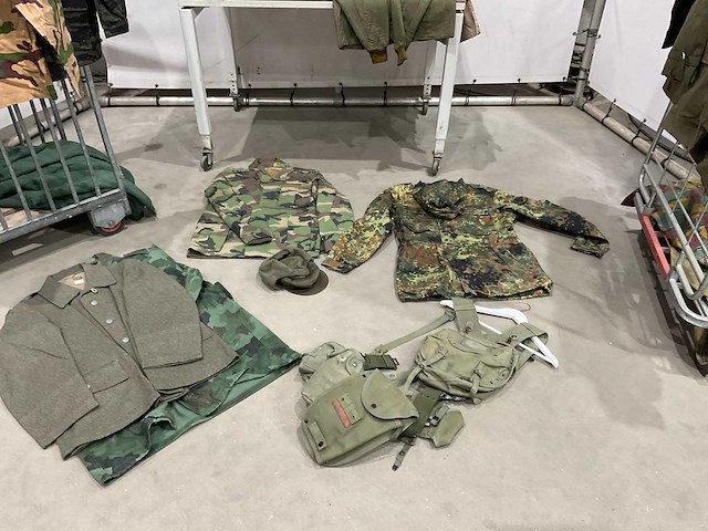 Partij camouflage kleding - afbeelding 3 van  12