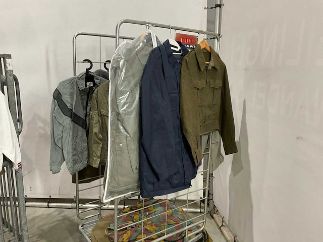 Partij camouflage kleding - afbeelding 11 van  12