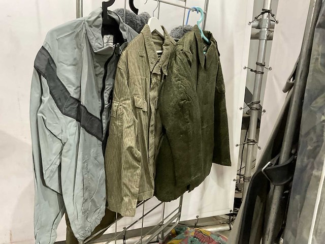 Partij camouflage kleding - afbeelding 12 van  12