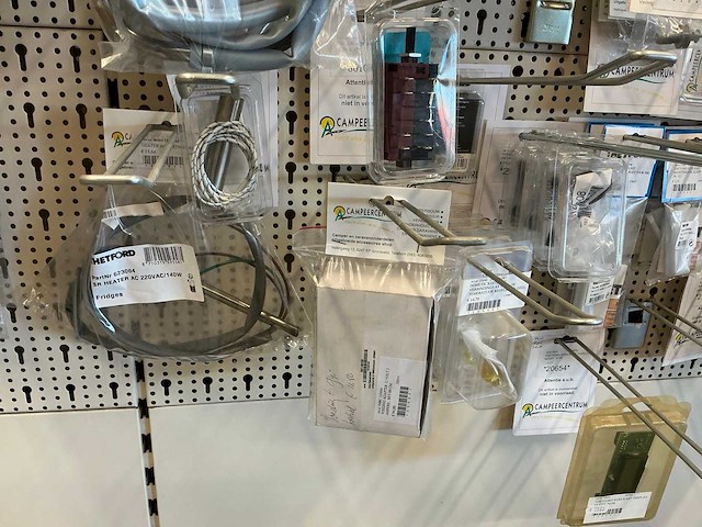 Partij camper koelkastonderdelen - afbeelding 9 van  23