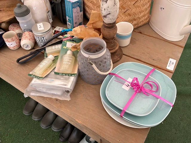 Partij camping accessoires - afbeelding 2 van  4