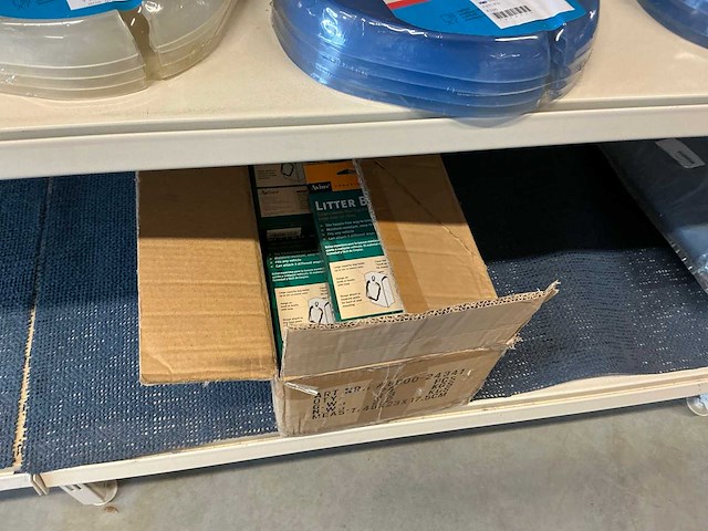 Partij campingservies, pannen en potten - afbeelding 2 van  29