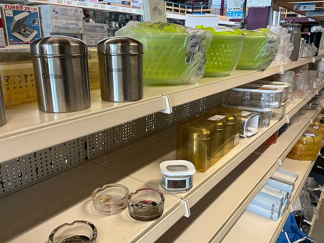 Partij campingservies, pannen en potten - afbeelding 7 van  29