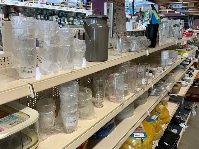 Partij campingservies, pannen en potten - afbeelding 11 van  29