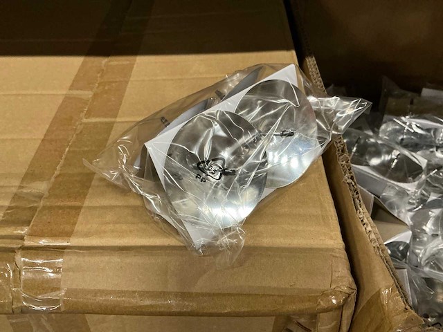 Partij candle holders ø70mm +pick silver (9216x) - afbeelding 1 van  4