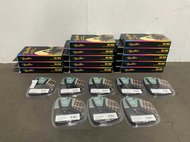 Partij capo's en gitaarstandaarden - boston gs-450 en eko capo - afbeelding 1 van  10