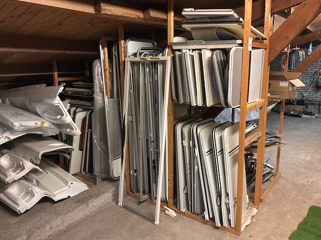 Partij caravan deuren - afbeelding 1 van  8