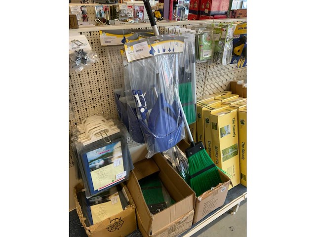 Partij caravan huishoudelijke artikelen - afbeelding 2 van  17