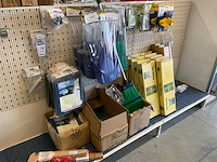 Partij caravan huishoudelijke artikelen - afbeelding 1 van  17