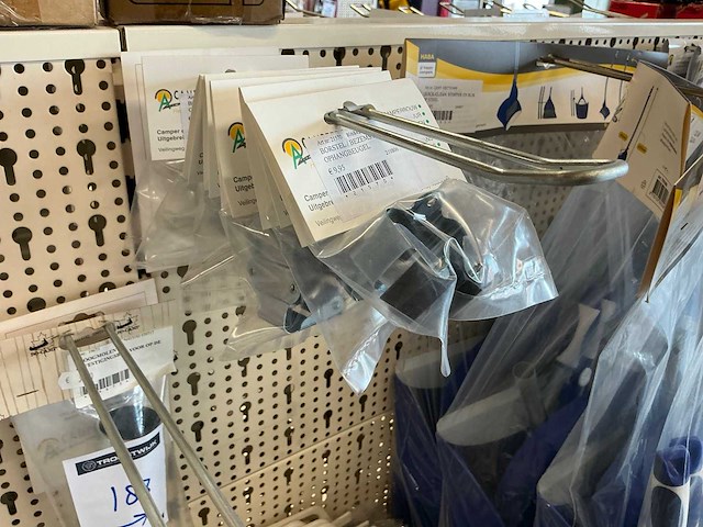 Partij caravan huishoudelijke artikelen - afbeelding 10 van  17