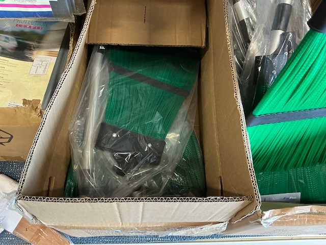 Partij caravan huishoudelijke artikelen - afbeelding 17 van  17