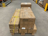 Partij caravan toebehoren - afbeelding 1 van  10