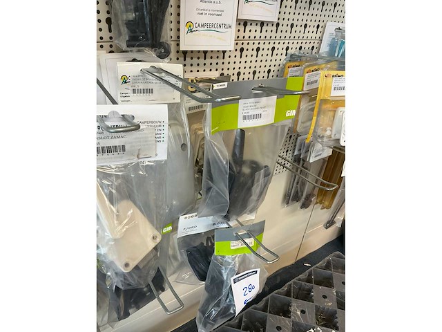 Partij caravan/camper deursloten en onderdelen - afbeelding 25 van  33