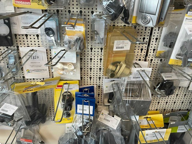 Partij caravan/camper deursloten en onderdelen - afbeelding 27 van  33