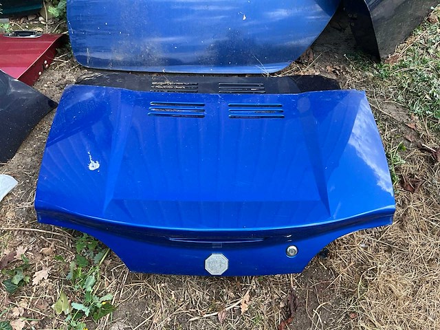 Partij carrosseriedelen van o.a. mg en mini - deuren, bumperdelen, motorkap, achterklep - afbeelding 2 van  7