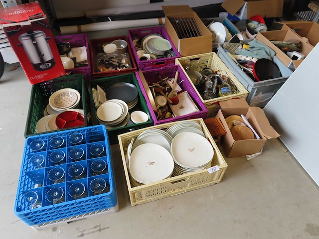 Partij cateringuitrusting - afbeelding 1 van  12