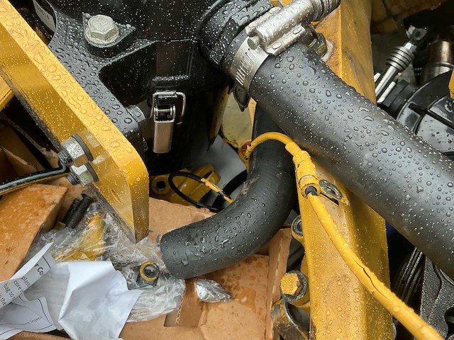 Partij caterpillar c12 motoronderdelen, inclusief kuubskist - afbeelding 8 van  16
