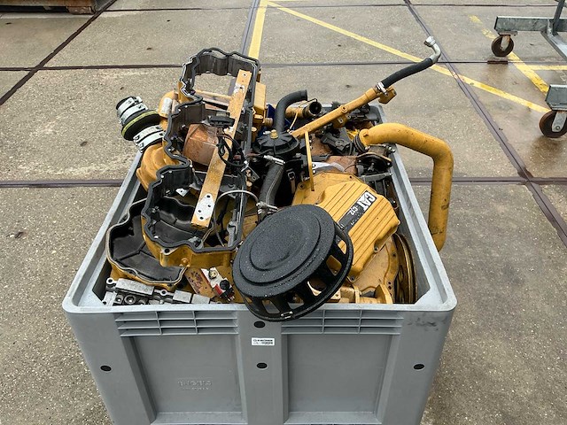 Partij caterpillar c12 motoronderdelen, inclusief kuubskist - afbeelding 12 van  16
