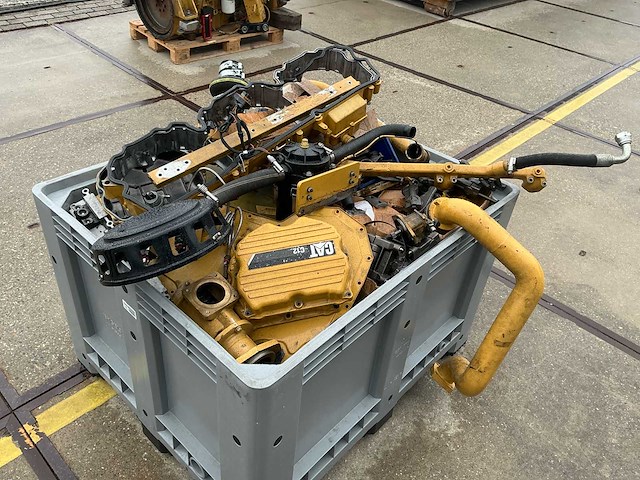 Partij caterpillar c12 motoronderdelen, inclusief kuubskist - afbeelding 13 van  16