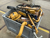 Partij caterpillar c12 motoronderdelen, inclusief kuubskist - afbeelding 15 van  16