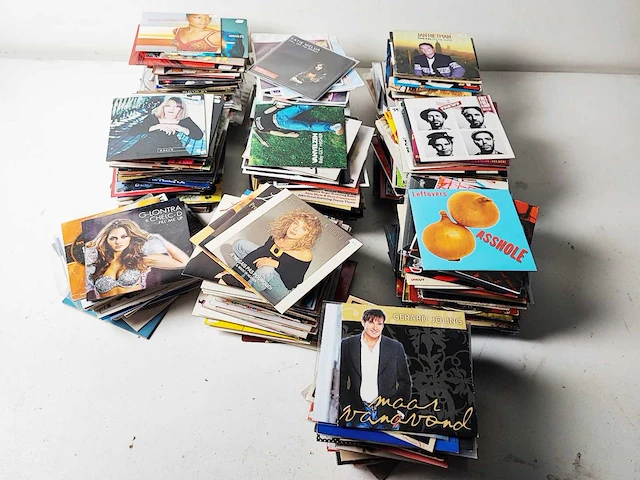 Partij cd singles 470 stuks - afbeelding 2 van  2