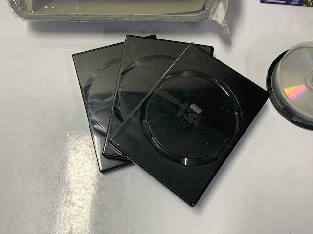 Partij cd's, dvd's en toebehoren - afbeelding 10 van  10