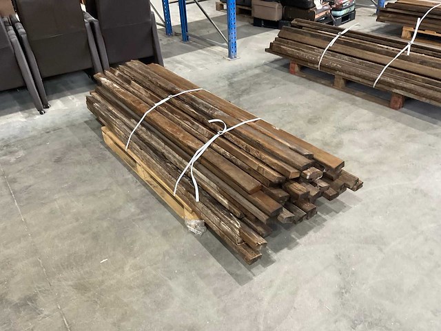 Partij ceder hout - afbeelding 1 van  4