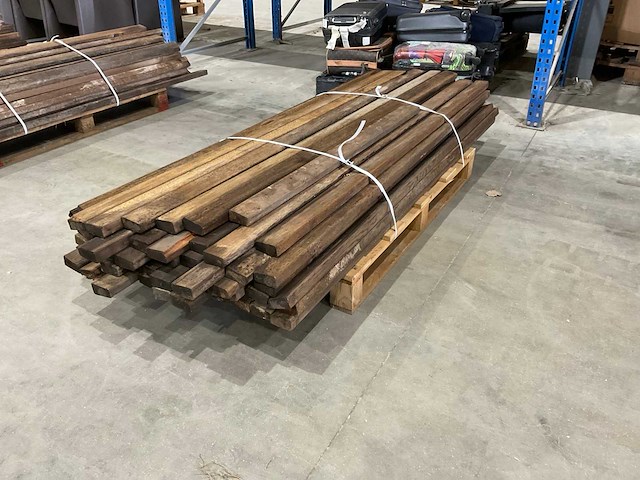 Partij ceder hout - afbeelding 1 van  5