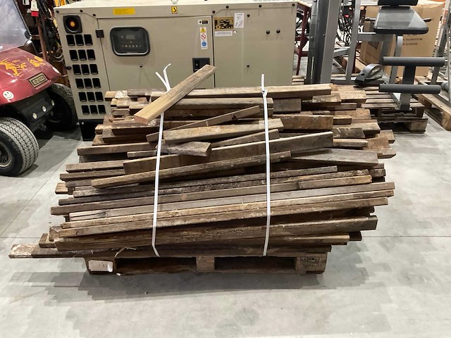 Partij ceder hout - afbeelding 2 van  6