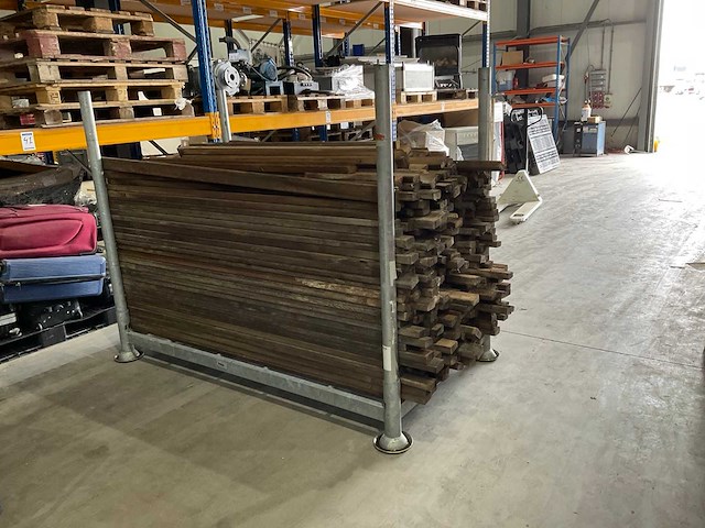 Partij ceder hout - afbeelding 1 van  2
