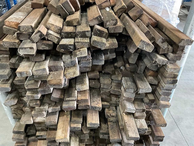 Partij ceder hout - afbeelding 2 van  2