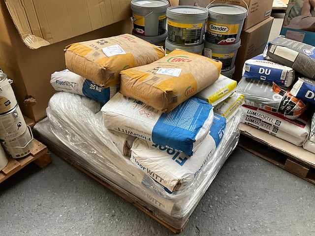 Partij cement - afbeelding 1 van  7