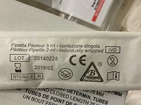 Partij centrifuge buisjes en schaaltjes - afbeelding 2 van  18